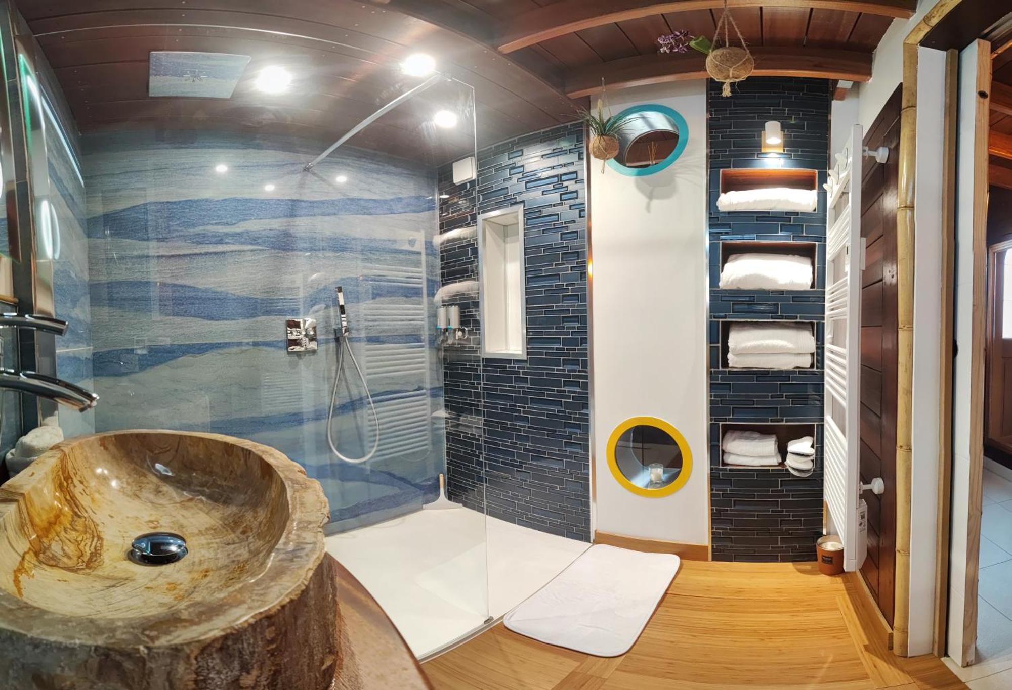 La Kaz Rhumantique Sauna And Spa Privatif La Riviere-Saint-Sauveur Luaran gambar