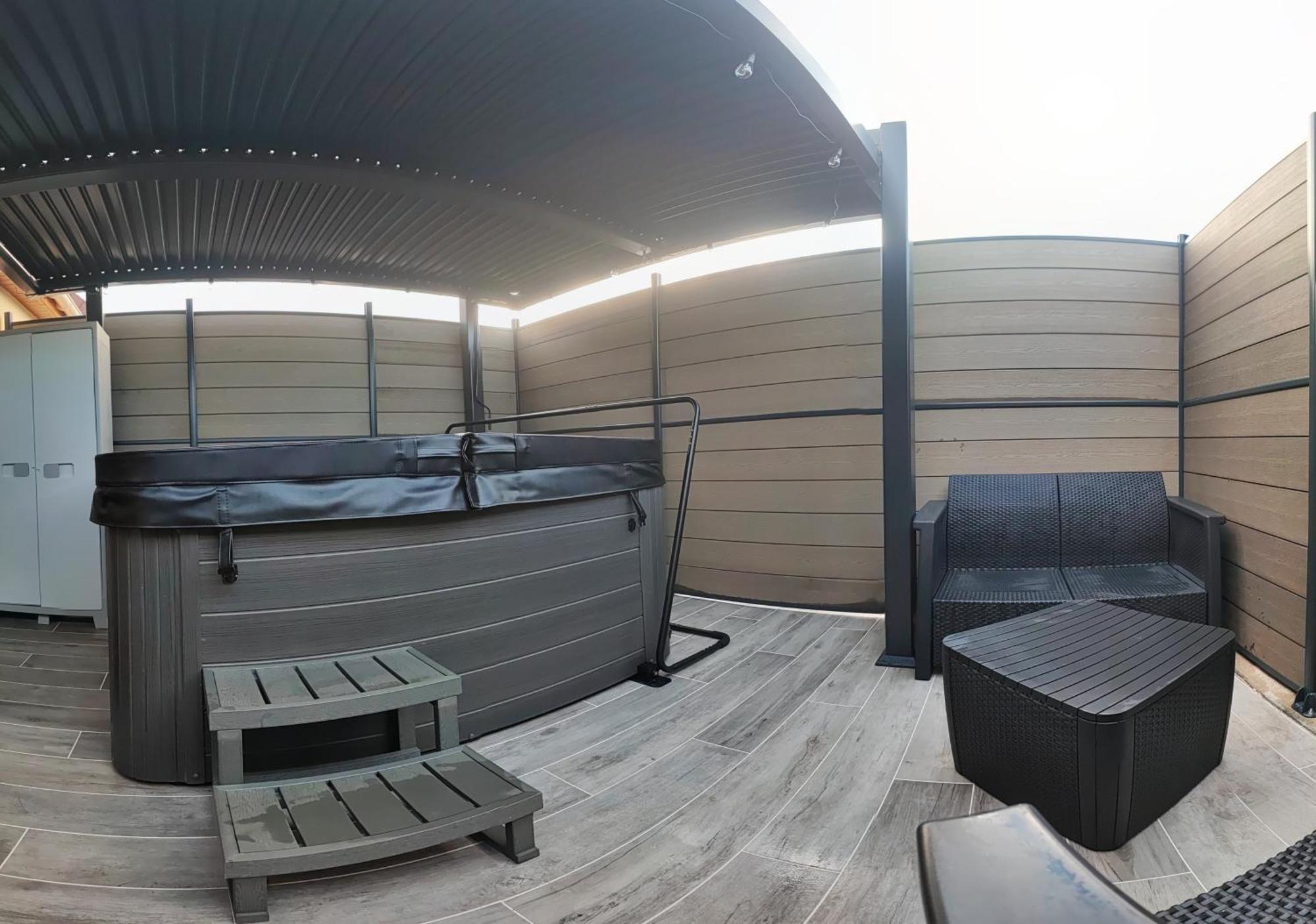 La Kaz Rhumantique Sauna And Spa Privatif La Riviere-Saint-Sauveur Luaran gambar